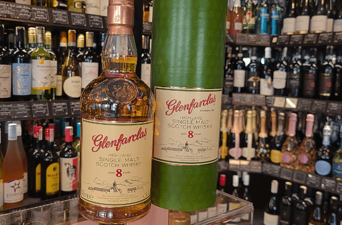 GLENFARCLAS 8 YO HIGHLAND SINGLE MALT SCOTCH WHISKY 0,7L
